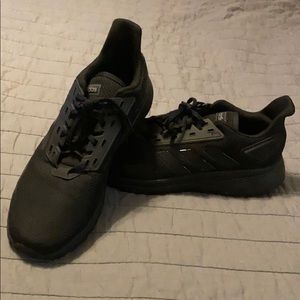 Mens size 10 Adidas Cloudform Sneakers